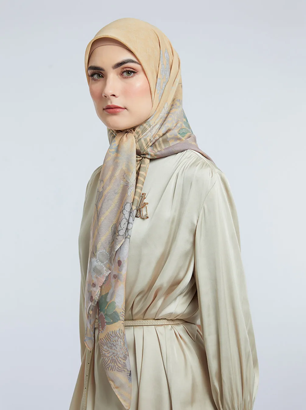 KIMMONIA SIGNATURE SCARF SHORT BREAD